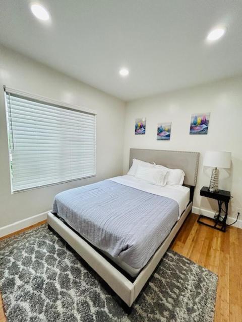 Gated Contemporary 3 Bedroom - 2 Bathroom Home In South La Plus Parking Los Angeles Esterno foto